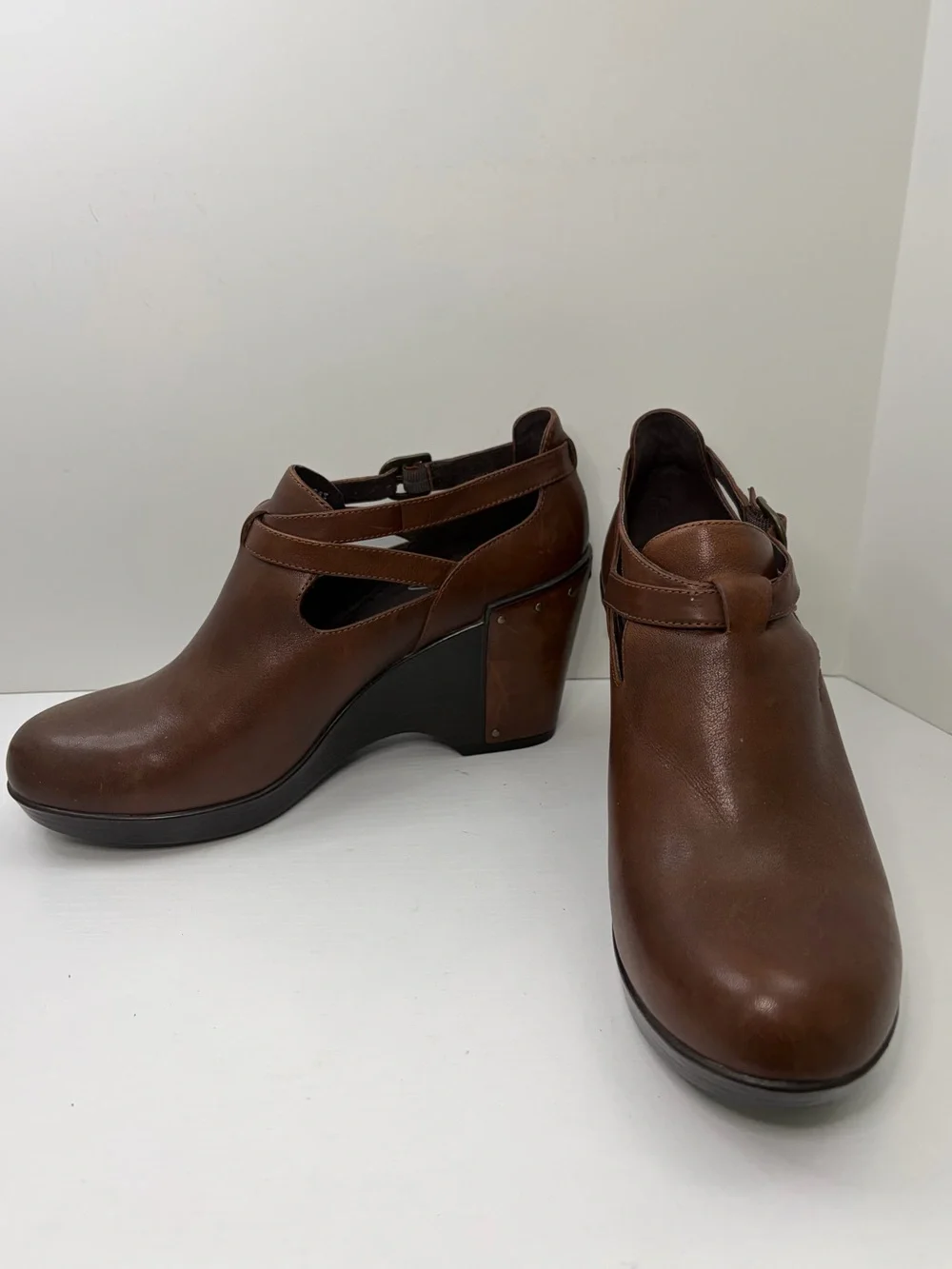 Dansko Franka Brown Leather Wedge Booties Side Cutouts Buckle Strap Size 41